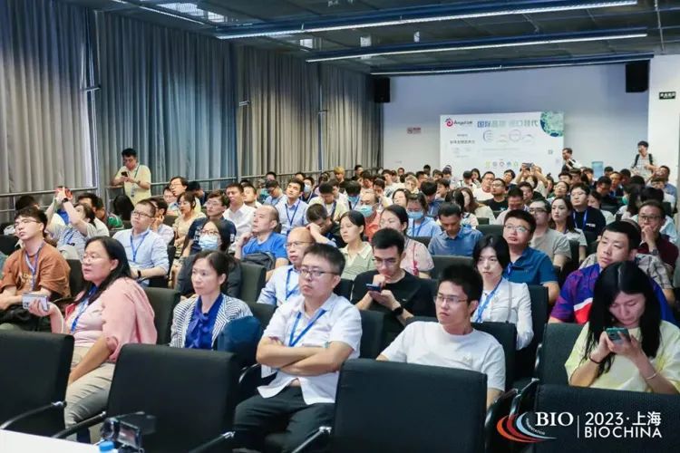 专家们的报告引发了与会代表的极大兴趣